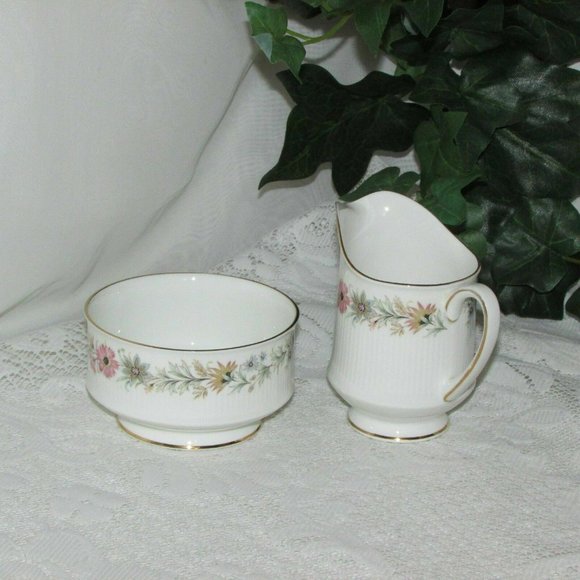 Paragon Belinda Vintage Bone China Creamer & Sugar Bowl Floral Field Flowers - Picture 2 of 6